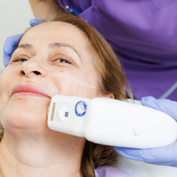 Pachet 2 ședințe, Tratament Facial Întinerire și Fermitate FaceTight, neinvaziv, Obraji