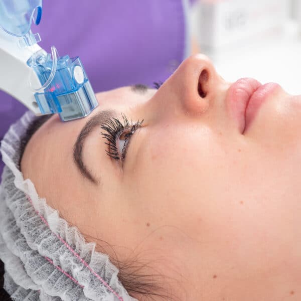 Ședință de tratament facial cu Celule Stem pentru anti-aging, anti-riduri, anti-pete pigmentare, anti-cearcăne și anti-roșeață - imagine 8