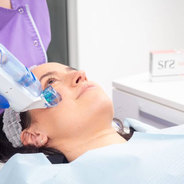 Ședință de tratament facial cu Celule Stem pentru anti-aging, anti-riduri, anti-pete pigmentare, anti-cearcăne și anti-roșeață - imagine 6