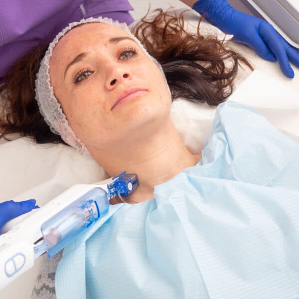 Ședință de tratament facial cu Celule Stem pentru anti-aging, anti-riduri, anti-pete pigmentare, anti-cearcăne și anti-roșeață - imagine 5