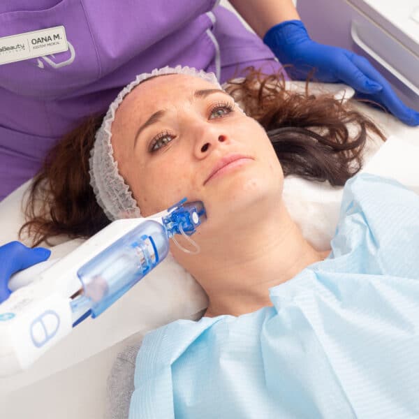 Ședință de tratament facial cu Celule Stem pentru anti-aging, anti-riduri, anti-pete pigmentare, anti-cearcăne și anti-roșeață - imagine 4