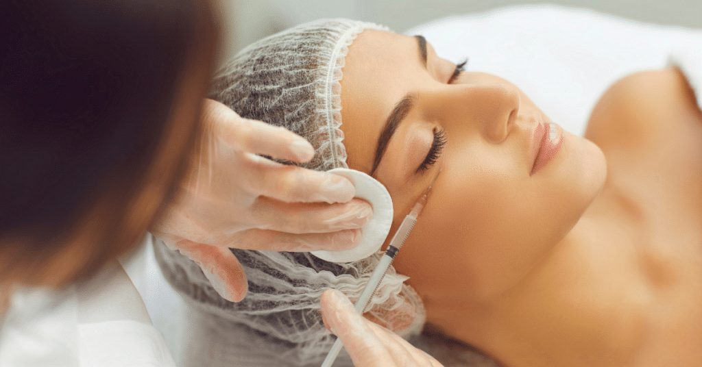 Tratament injectare toxina botulinica în clinicile aBeauty