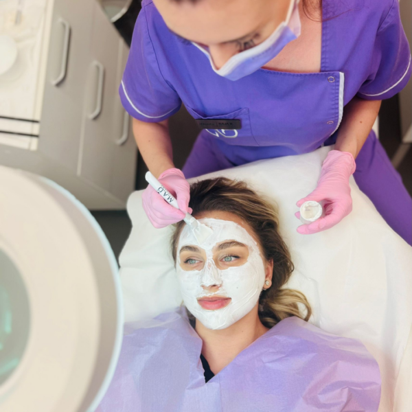 Ședință de tratament facial M.A.D. Face Mapping Peeling - 3 straturi - imagine 2