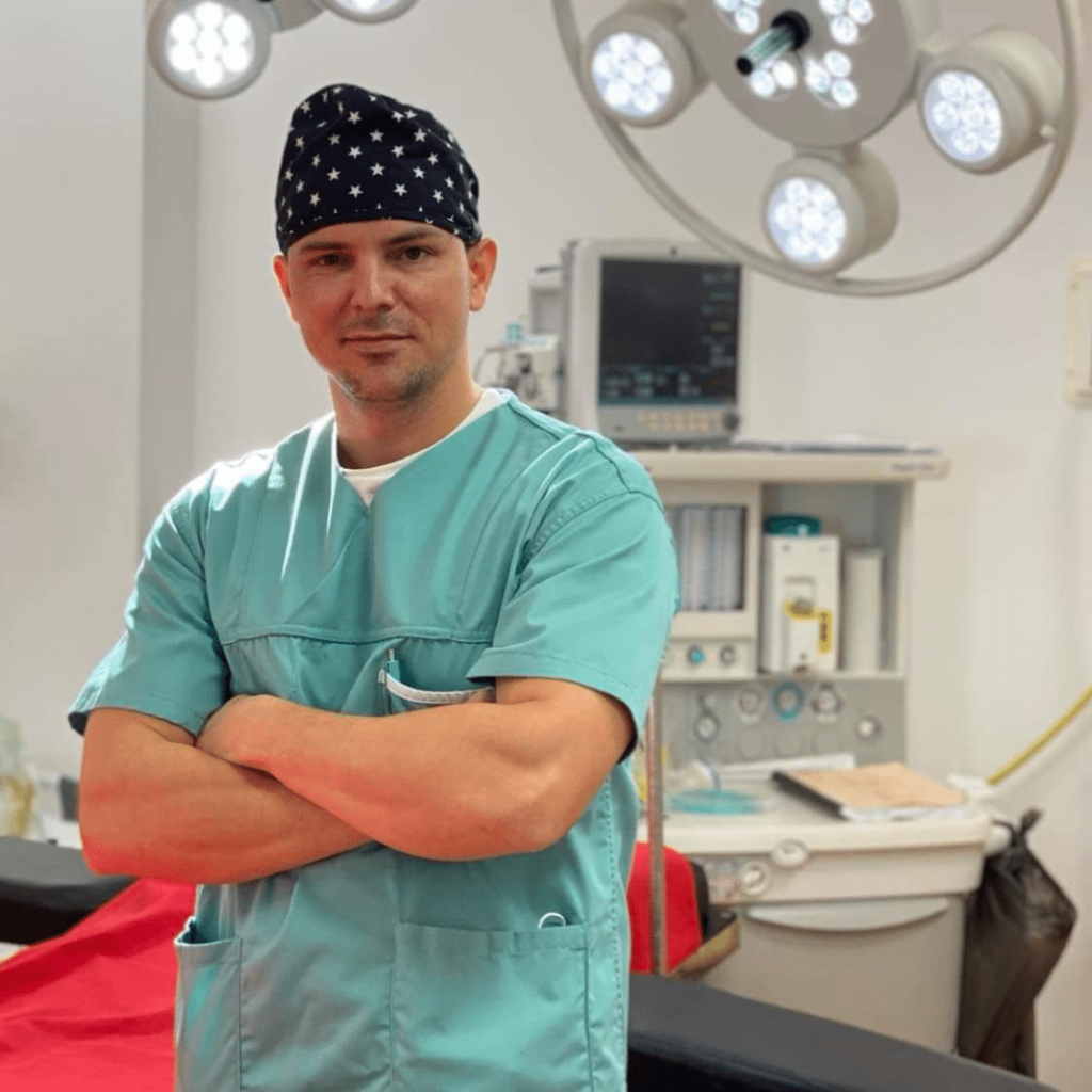 Dr. Nistor Paul
Medic Specialist Chirurgie Plastică și Estetică